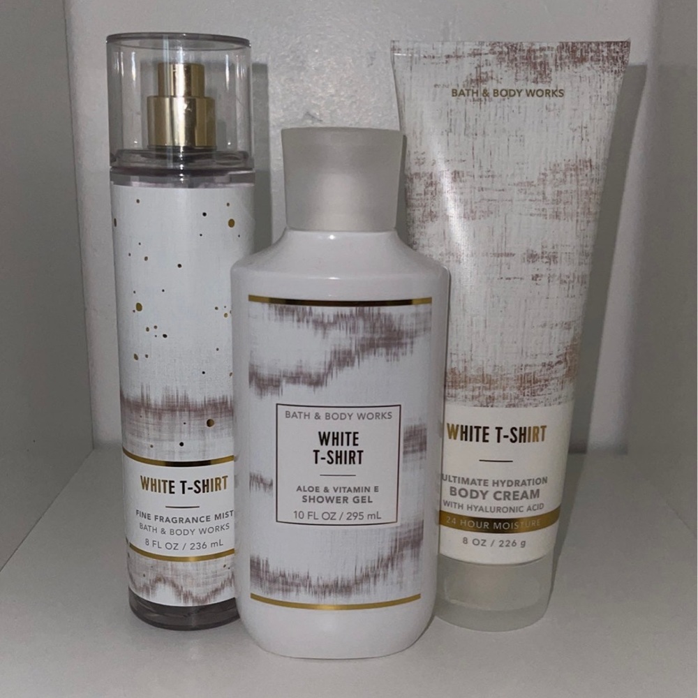 Bath and Body Works White T-shirt